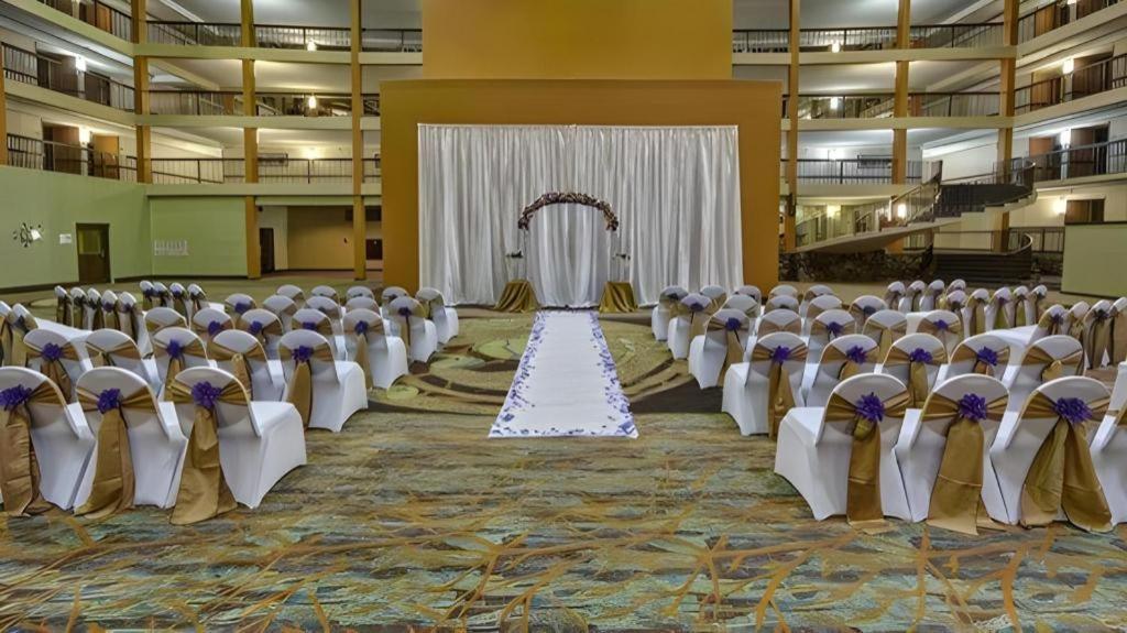Clarion Hotel & Suites Conference Center Memphis Airport Eksteriør billede